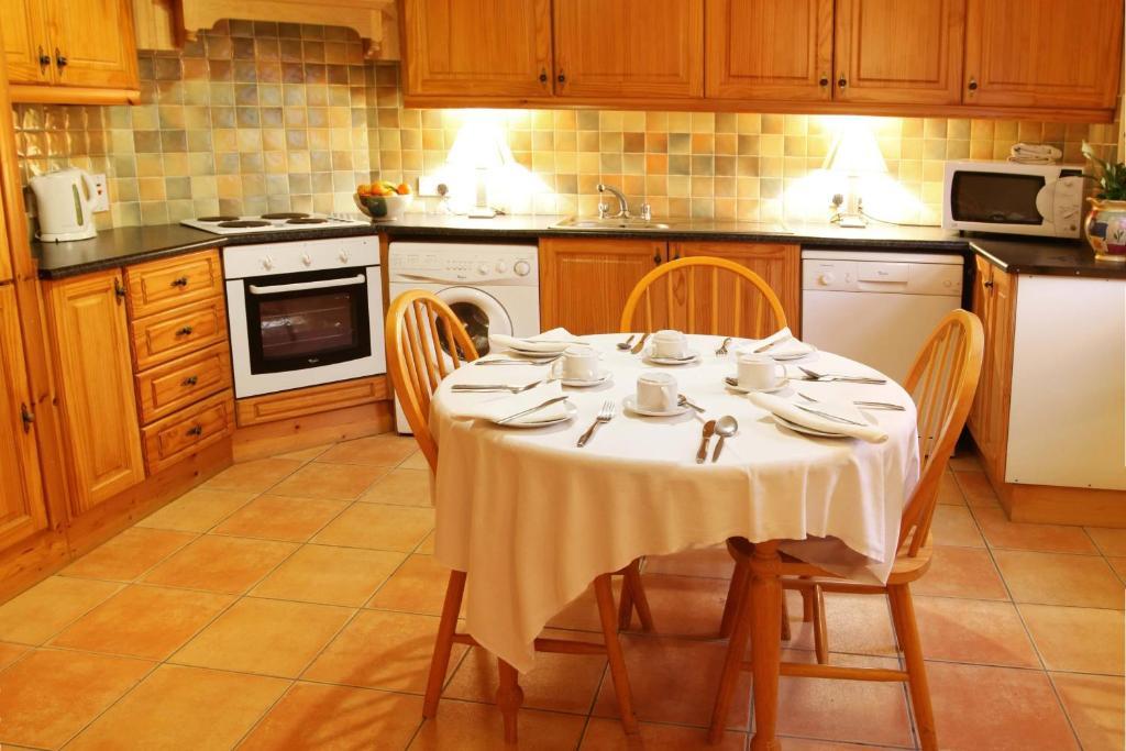 Mccarthy'S Lodge B&B Westport Dış mekan fotoğraf