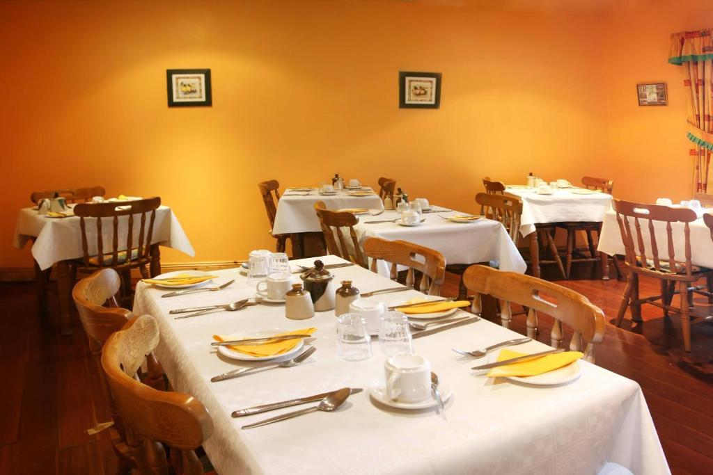 Mccarthy'S Lodge B&B Westport Dış mekan fotoğraf